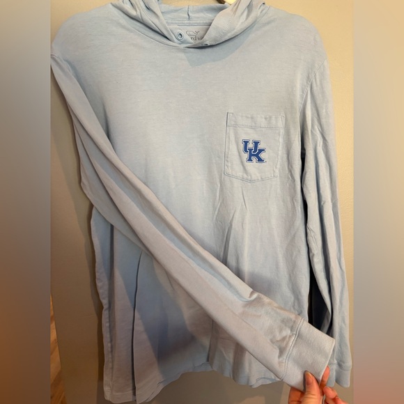 Vineyard Vines University of Kentucky Hooded Shirt - Picture 3 of 5